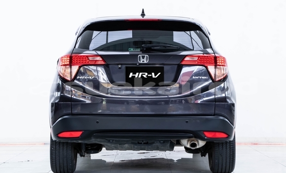 ซื้อ รถมือสอง Honda HR-V สีดำ รถยนต์ ใน %{เมือง} ใน นนทบุรี ซื้อ รถมือสอง Honda HR-V สีดำ รถยนต์ ใน %{เมือง} ใน นนทบุรี