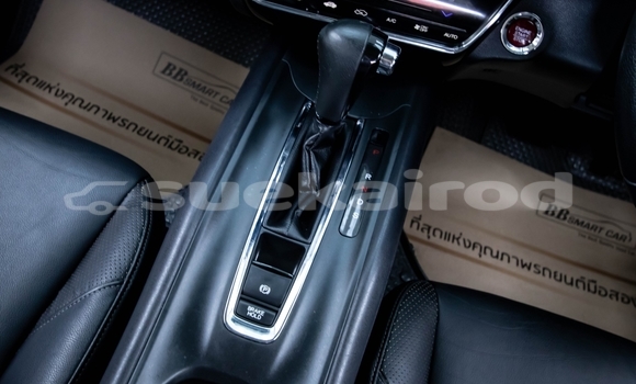 ซื้อ รถมือสอง Honda HR-V สีดำ รถยนต์ ใน %{เมือง} ใน นนทบุรี ซื้อ รถมือสอง Honda HR-V สีดำ รถยนต์ ใน %{เมือง} ใน นนทบุรี