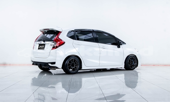 ซื้อ รถมือสอง Honda HR-V ขาว รถยนต์ ใน %{เมือง} ใน นนทบุรี ซื้อ รถมือสอง Honda HR-V ขาว รถยนต์ ใน %{เมือง} ใน นนทบุรี