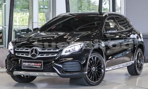 ซื้อ รถมือสอง Mercedes-Benz GLA-klasse สีดำ รถยนต์ ใน %{เมือง} ใน กรุงเทพมหานคร