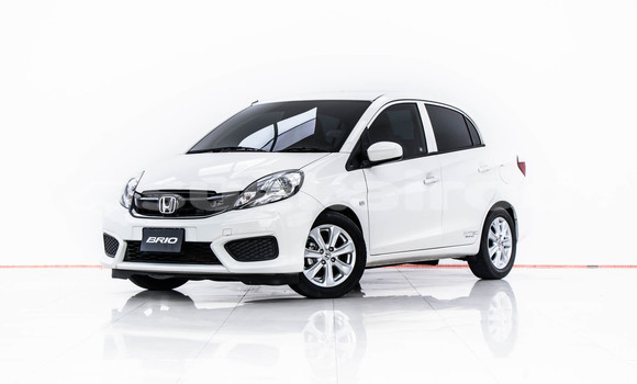 ซื้อ รถมือสอง Honda Brio ขาว รถยนต์ ใน %{เมือง} ใน กรุงเทพมหานคร