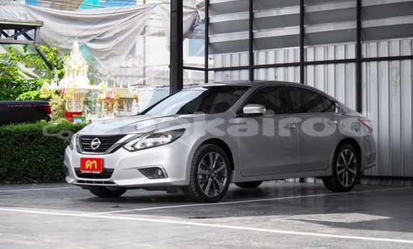 Buy Used Nissan Teana Silver Car in Bangkok in Bangkok