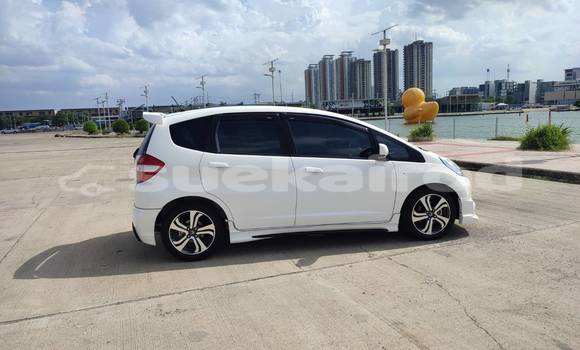 Buy Used Honda Jazz White Car in Nonthaburi in Nonthaburi Buy Used Honda Jazz White Car in Nonthaburi in Nonthaburi