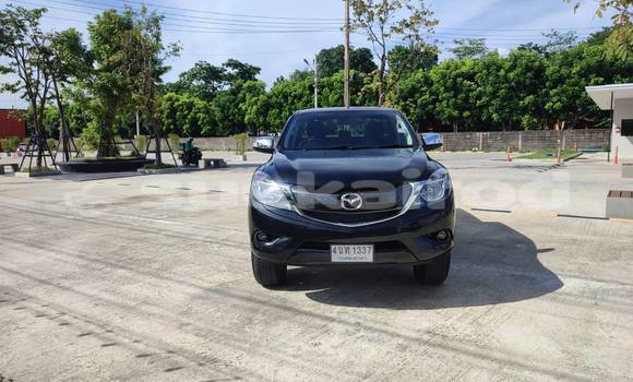 ซื้อ รถมือสอง Mazda BT-50 สีดำ รถยนต์ ใน %{เมือง} ใน นนทบุรี