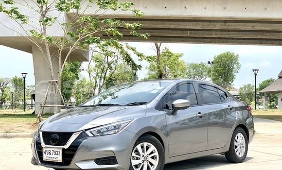ซื้อ รถมือสอง Nissan Almera เงิน รถยนต์ ใน %{เมือง} ใน กรุงเทพมหานคร