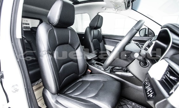 Buy Used Chevrolet Captiva White Car in Bangkok in Bangkok Buy Used Chevrolet Captiva White Car in Bangkok in Bangkok