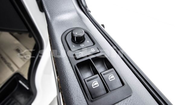 Buy Used Volkswagen Caravelle White Car in Bangkok in Bangkok Buy Used Volkswagen Caravelle White Car in Bangkok in Bangkok