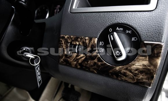 Buy Used Volkswagen Caravelle White Car in Bangkok in Bangkok Buy Used Volkswagen Caravelle White Car in Bangkok in Bangkok