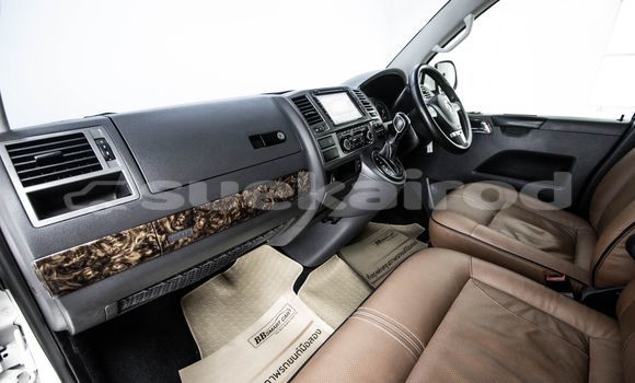 Buy Used Volkswagen Caravelle White Car in Bangkok in Bangkok Buy Used Volkswagen Caravelle White Car in Bangkok in Bangkok