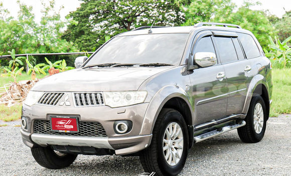 ซื้อ รถมือสอง Mitsubishi Pajero สีน้ำตาล รถยนต์ ใน %{เมือง} ใน สระบุรี