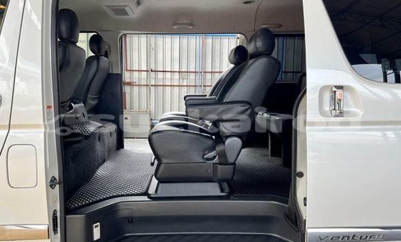 ซื้อ รถมือสอง Toyota Ventury ขาว รถยนต์ ใน %{เมือง} ใน กรุงเทพมหานคร ซื้อ รถมือสอง Toyota Ventury ขาว รถยนต์ ใน %{เมือง} ใน กรุงเทพมหานคร