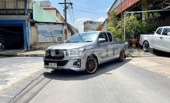 Buy Used Toyota Hiluxe Revo Silver Car in Bangkok in Bangkok