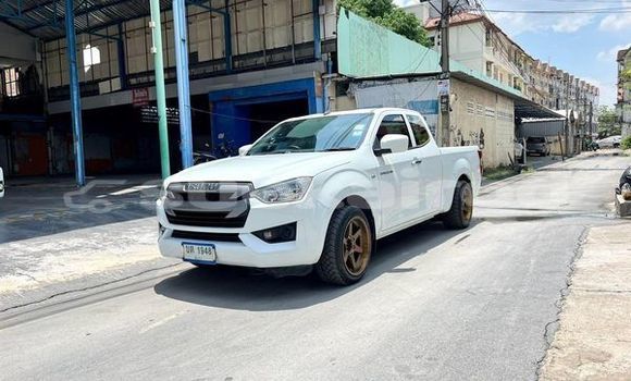 Buy Used Isuzu D-Max White Car in Bangkok in Bangkok