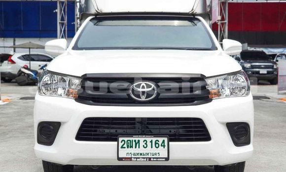 Buy Used Toyota Hiluxe Revo White Car in Bangkok in Bangkok