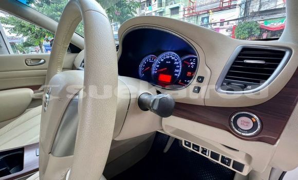 Buy Used Nissan Teana White Car in Bangkok in Bangkok Buy Used Nissan Teana White Car in Bangkok in Bangkok