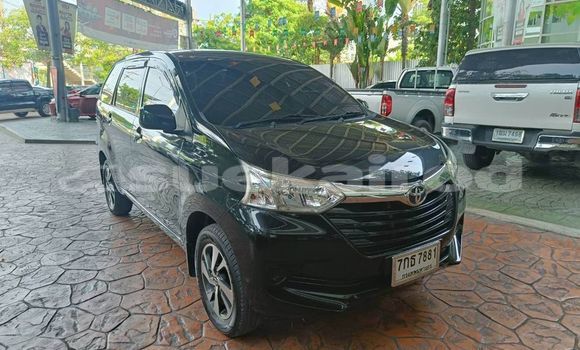 Buy Used Toyota Avalon Black Car in Bangkok in Bangkok