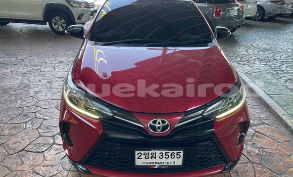 ซื้อ รถมือสอง Toyota Yaris สีแดง รถยนต์ ใน %{เมือง} ใน กรุงเทพมหานคร