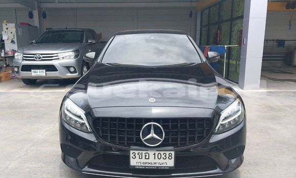 ซื้อ รถมือสอง Mercedes-Benz C-Classe สีดำ รถยนต์ ใน %{เมือง} ใน กรุงเทพมหานคร
