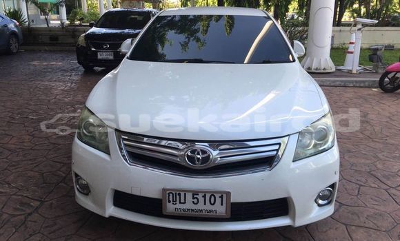 Buy Used Toyota Camry White Car in Bangkok in Bangkok