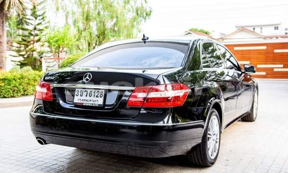 Buy Used Mercedes-Benz E-Classe Black Car in Bangkok in Bangkok Buy Used Mercedes-Benz E-Classe Black Car in Bangkok in Bangkok