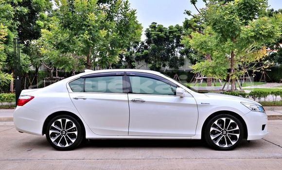 Buy Used Honda Accord White Car in Bangkok in Bangkok Buy Used Honda Accord White Car in Bangkok in Bangkok
