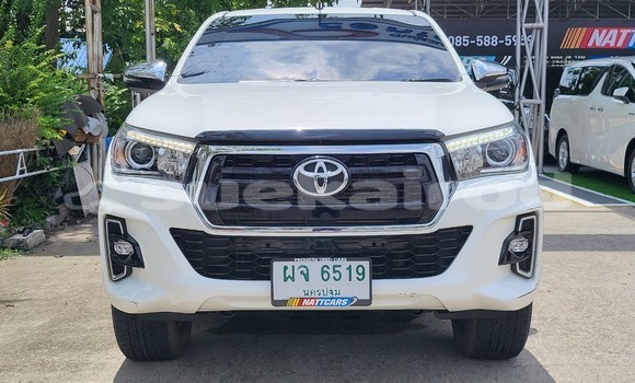 Buy Used Toyota DA White Truck in Bangkok in Bangkok Buy Used Toyota DA White Truck in Bangkok in Bangkok