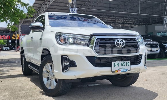 Buy Used Toyota DA White Truck in Bangkok in Bangkok Buy Used Toyota DA White Truck in Bangkok in Bangkok