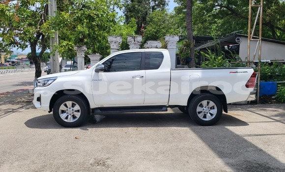 Buy Used Toyota DA White Truck in Bangkok in Bangkok Buy Used Toyota DA White Truck in Bangkok in Bangkok