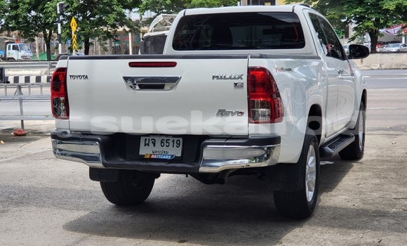 Buy Used Toyota DA White Truck in Bangkok in Bangkok Buy Used Toyota DA White Truck in Bangkok in Bangkok