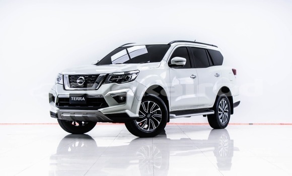 Buy Used Nissan X-Terra White Car in Bangkok in Bangkok