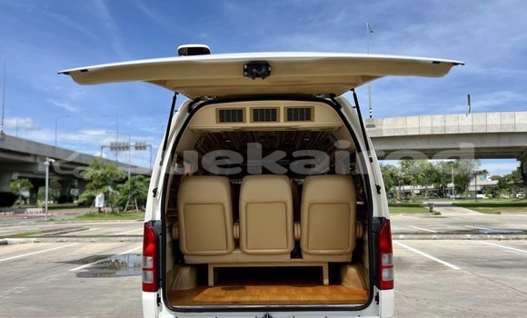 ซื้อ รถมือสอง Toyota Commuter ขาว รถยนต์ ใน %{เมือง} ใน กรุงเทพมหานคร ซื้อ รถมือสอง Toyota Commuter ขาว รถยนต์ ใน %{เมือง} ใน กรุงเทพมหานคร