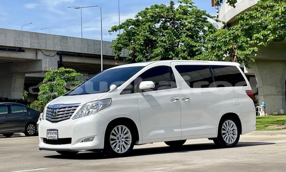 ซื้อ รถมือสอง Toyota Alphard ขาว รถยนต์ ใน %{เมือง} ใน กรุงเทพมหานคร