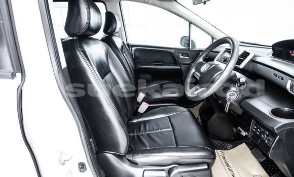 Buy Used Honda Freed White Car in Bangkok in Bangkok Buy Used Honda Freed White Car in Bangkok in Bangkok