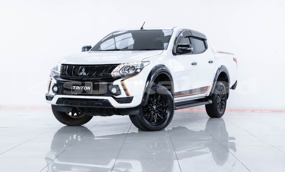 Buy Used Mitsubishi Triton White Car in Bangkok in Bangkok