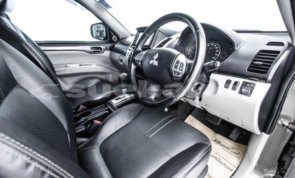 Buy Used Mitsubishi Pajero Brown Car in Bangkok in Bangkok Buy Used Mitsubishi Pajero Brown Car in Bangkok in Bangkok