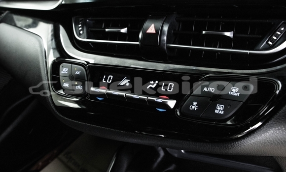 ซื้อ รถมือสอง Toyota C-HR ขาว รถยนต์ ใน %{เมือง} ใน กรุงเทพมหานคร ซื้อ รถมือสอง Toyota C-HR ขาว รถยนต์ ใน %{เมือง} ใน กรุงเทพมหานคร