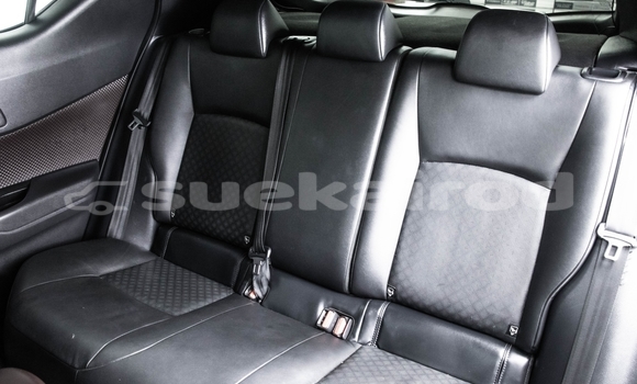 ซื้อ รถมือสอง Toyota C-HR ขาว รถยนต์ ใน %{เมือง} ใน กรุงเทพมหานคร ซื้อ รถมือสอง Toyota C-HR ขาว รถยนต์ ใน %{เมือง} ใน กรุงเทพมหานคร