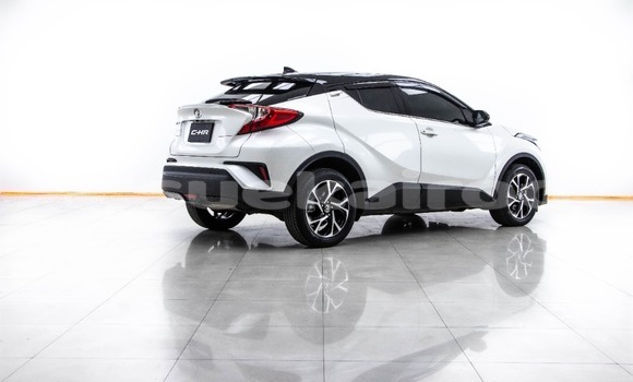 ซื้อ รถมือสอง Toyota C-HR ขาว รถยนต์ ใน %{เมือง} ใน กรุงเทพมหานคร ซื้อ รถมือสอง Toyota C-HR ขาว รถยนต์ ใน %{เมือง} ใน กรุงเทพมหานคร