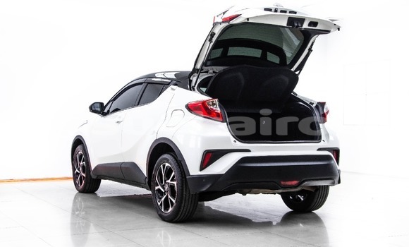 ซื้อ รถมือสอง Toyota C-HR ขาว รถยนต์ ใน %{เมือง} ใน กรุงเทพมหานคร ซื้อ รถมือสอง Toyota C-HR ขาว รถยนต์ ใน %{เมือง} ใน กรุงเทพมหานคร