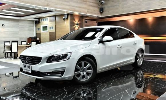 ซื้อ รถมือสอง Volvo S60 ขาว รถยนต์ ใน %{เมือง} ใน กรุงเทพมหานคร