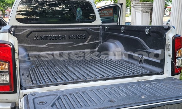 Buy Used Mitsubishi Van White Truck in Bangkok in Bangkok Buy Used Mitsubishi Van White Truck in Bangkok in Bangkok