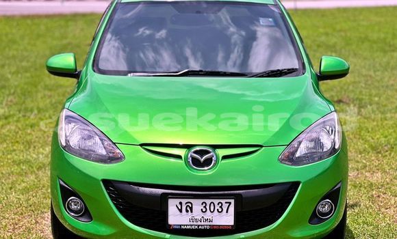 ซื้อ รถมือสอง Mazda 2 เขียว รถยนต์ ใน %{เมือง} ใน กรุงเทพมหานคร