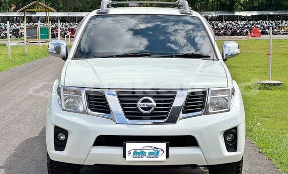 Buy Used Nissan Navara White Car in Bangkok in Bangkok
