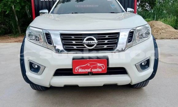ซื้อ รถมือสอง Nissan Navara ขาว รถยนต์ ใน %{เมือง} ใน กรุงเทพมหานคร