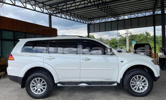 Buy Used Mitsubishi Pajero White Car in Bangkok in Bangkok Buy Used Mitsubishi Pajero White Car in Bangkok in Bangkok