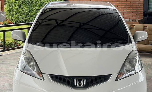 ซื้อ รถมือสอง Honda Jazz ขาว รถยนต์ ใน %{เมือง} ใน กรุงเทพมหานคร