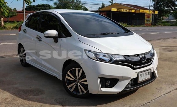 Buy Used Honda Jazz White Car in Bangkok in Bangkok Buy Used Honda Jazz White Car in Bangkok in Bangkok