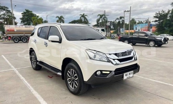 Buy Used Isuzu MU White Car in Bangkok in Bangkok Buy Used Isuzu MU White Car in Bangkok in Bangkok