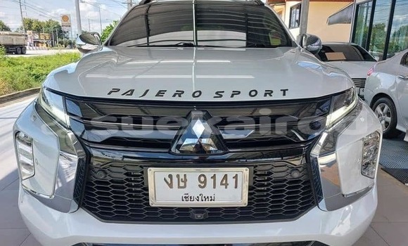 Buy Used Mitsubishi Pajero White Car in Bangkok in Bangkok