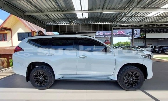 Buy Used Mitsubishi Pajero White Car in Bangkok in Bangkok Buy Used Mitsubishi Pajero White Car in Bangkok in Bangkok